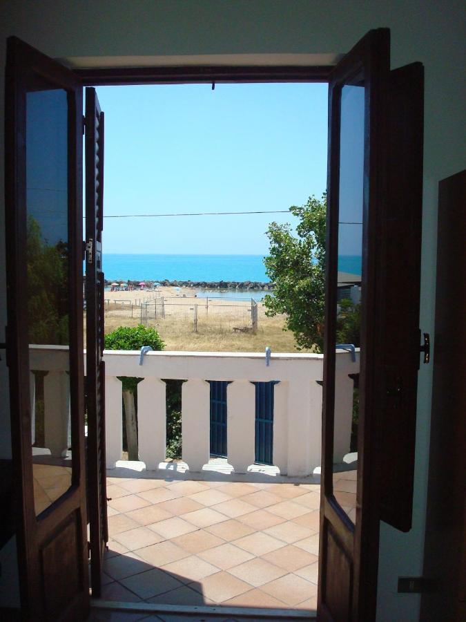 B&B Nettuno סן לאונה מראה חיצוני תמונה