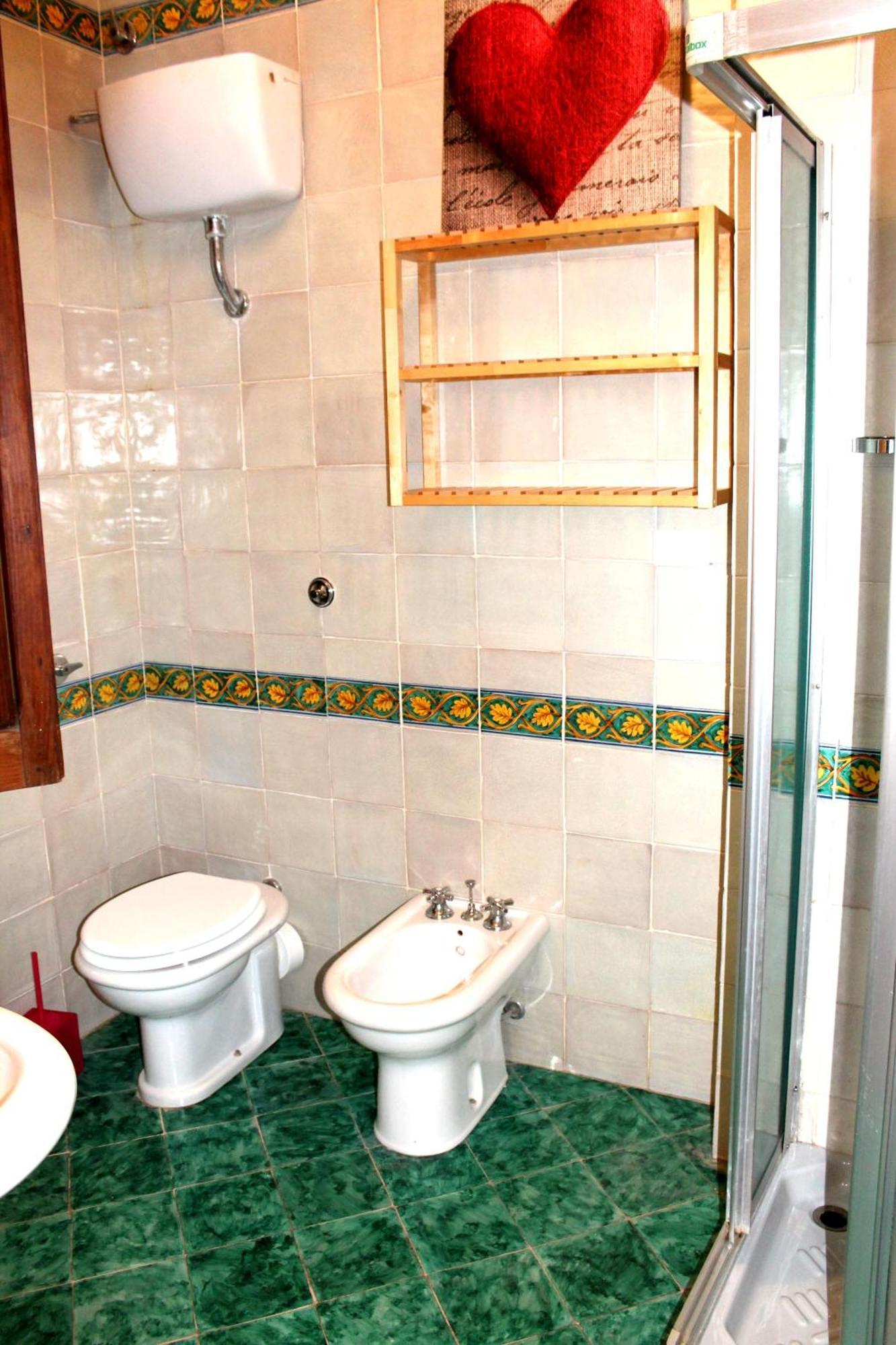 B&B Nettuno סן לאונה חדר תמונה